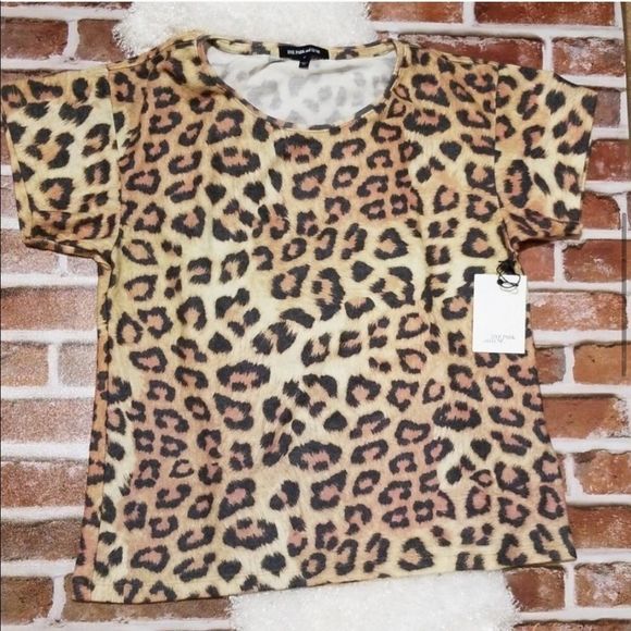Hye Park & Lune Julian Relaxed Leopard Short Sleeve Super Soft Premium T-Shirt - Picture 8 of 16